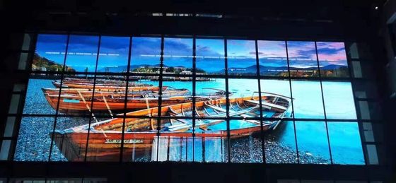 Layar LED Transparan Windows 1000mm Ukuran Panel Layar LED Mesh 32768 Titik/M2 Kepadatan Pixel