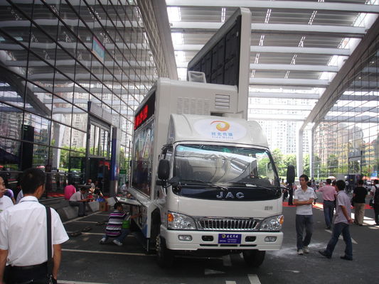 Dikustomisasi Digital Mobile Truck Waterproof LED Iklan Van Untuk Farmasi