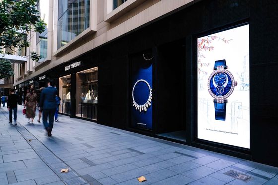 Indoor P7.8 Transparan LED Display Digital LED Video Mesh Disesuaikan
