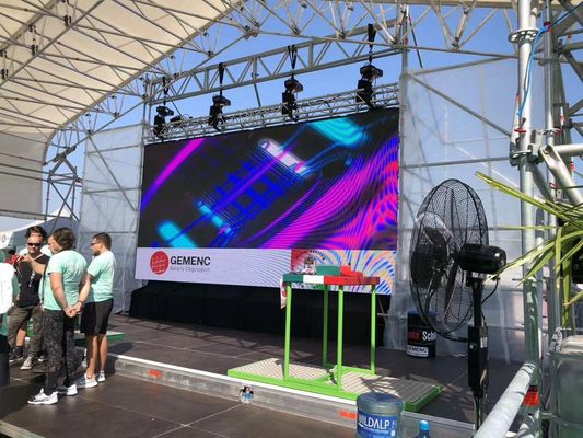 P2.6 P 2.976 P3.91mm Outdoor Full Front Service Dengan Corner Protectors LED Display Screen Event Rental Billboard