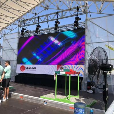 Layar LED Sewaan Luar Ruangan Terbaru P1.5625 P1.953 P2.6 Mm 7680 Hz Panel Layar Bentuk Melengkung Untuk Acara Pertunjukan Panggung dan Mesin Iklan Luar Ruangan