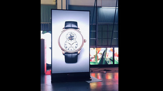 HD P1.875 Outdoor LED Poster Display Solusi Menarik Mata Untuk Iklan Komersial