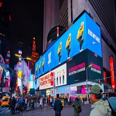 Harga yang bagus Penghematan Daya Iklan LED Layar Fleksibel Tirai P10 LED Layar on line