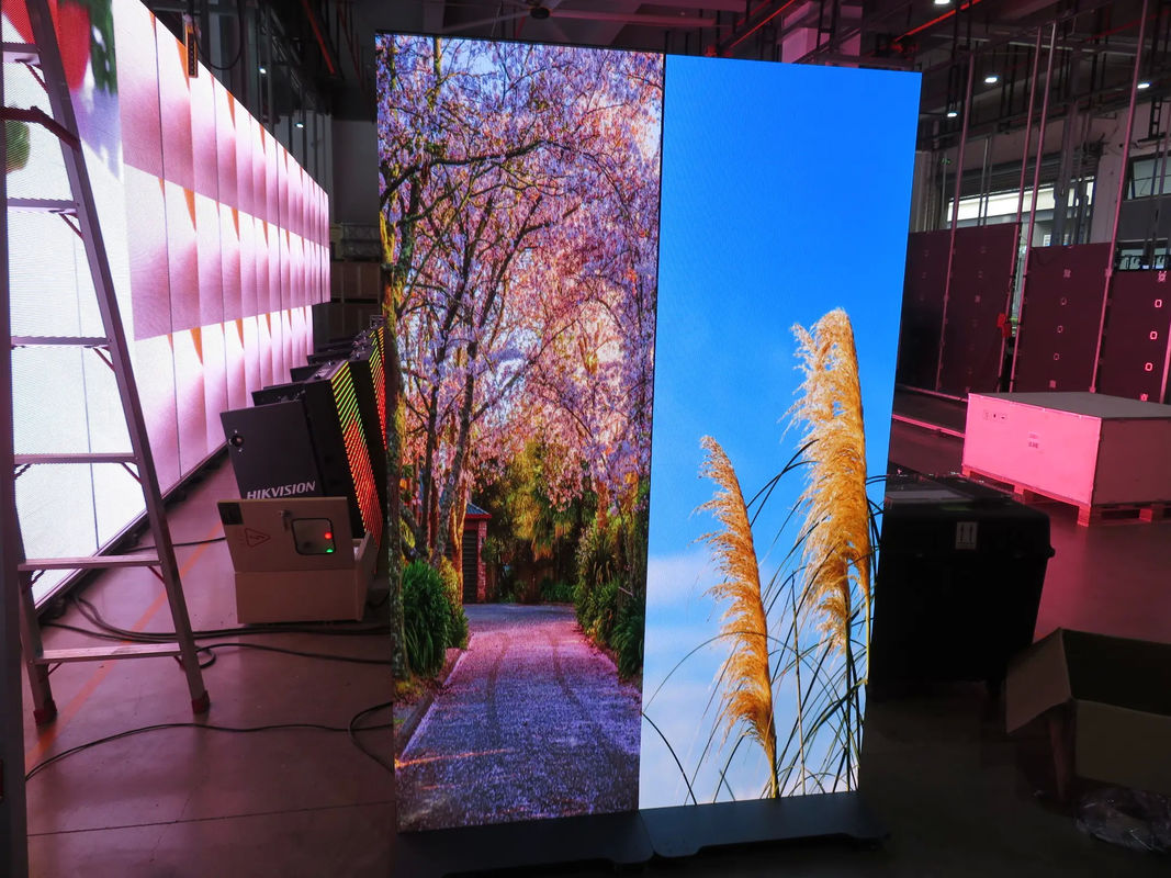 GOB P1.5 P1.8 P2 Indoor Led Poster Screen for Banner Portable Led Video Wall With Wheels untuk Toko Pameran Perdagangan