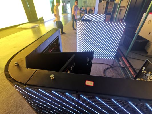 Harga yang bagus Tampilan LED Luar Ruangan dengan Ukuran Kabinet 976mm Tahan Air IP65 dan Umur Pakai 100.000 Jam untuk Iklan Kecerahan Tinggi on line