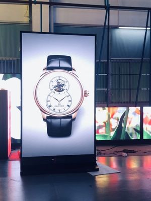 Harga yang bagus 4G Wifi Outdoor LED Poster Screen Dengan H160° View Angle High Definition on line