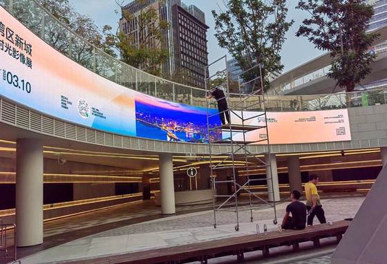 Di stok Kualitas tinggi P2 P2.5 P2.6 P3.9 Full Color Led Display Module/Screen